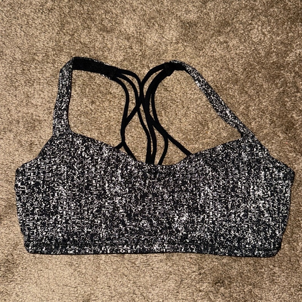 Lululemon free to be sports bra, size 6